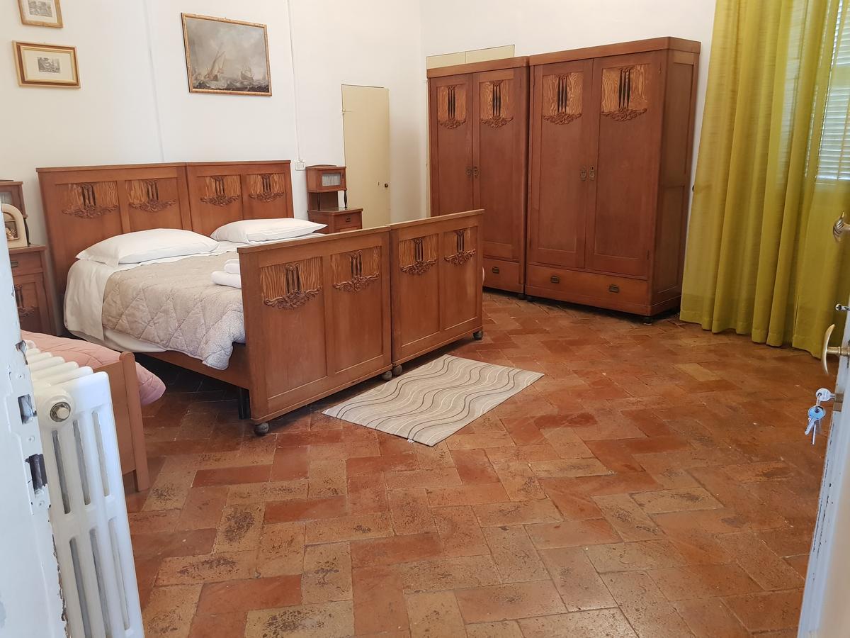 Hotel Il Cortegiano Urbino Exterior foto